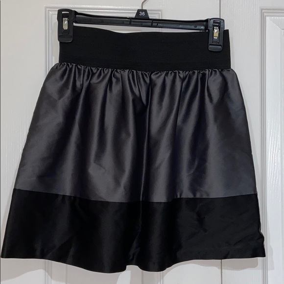 skirt - Picture 2 of 2